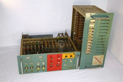 Kraftwerk_Vocoder_custom_made_in_early1970s.jpg