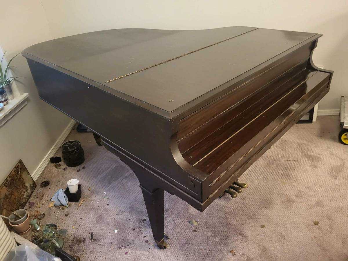 Free piano.jpg