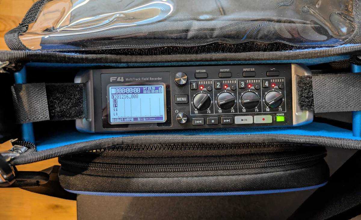 zoom F4.jpg