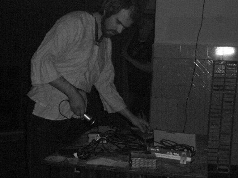 File:Goosli Noise 2.jpg