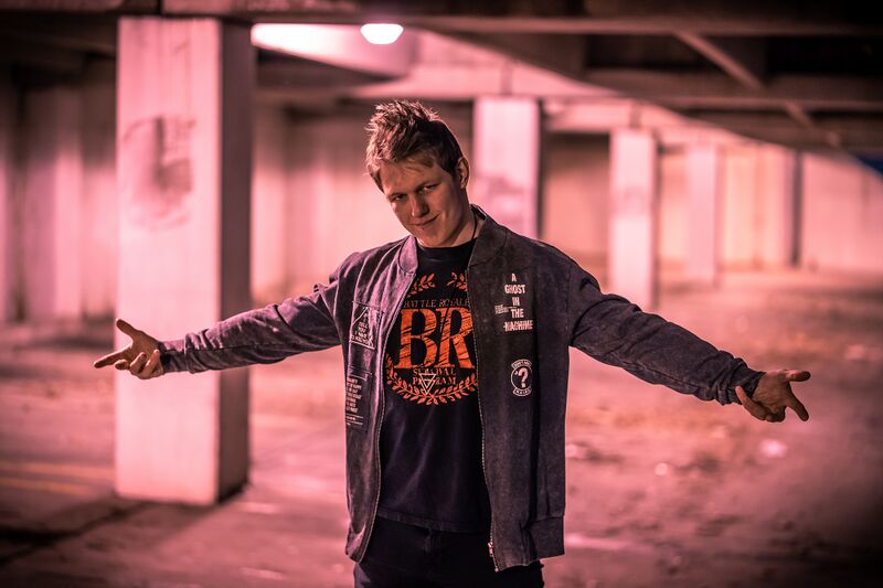 File:Noeyesfiend promo01.jpg