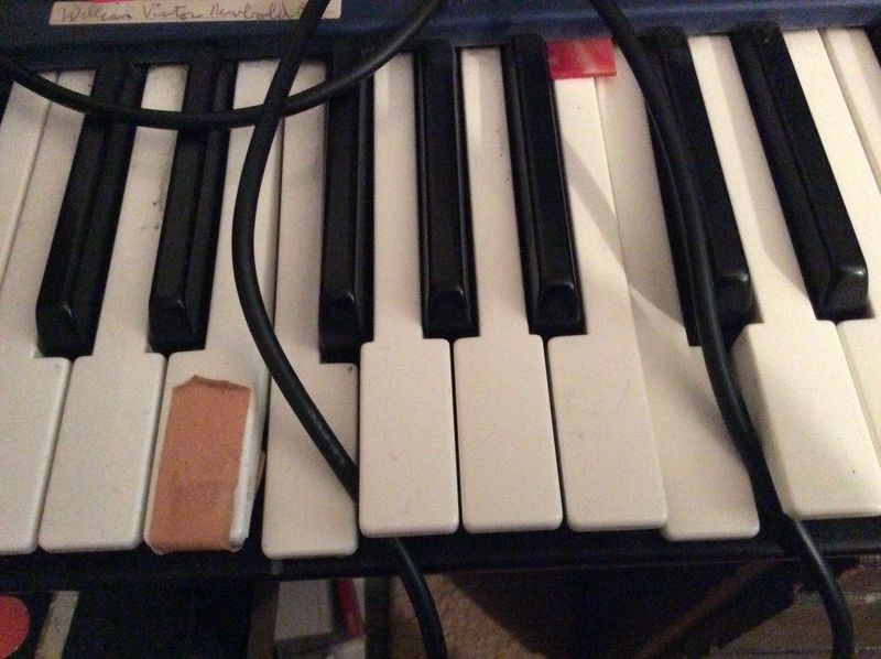 File:Keyboard holds.jpg